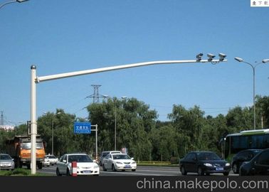 Porcelana los 10m galvanizaron el tráfico postes ligeros de acero con el brazo durable/solo, placa de base de 600*600*20m m proveedor