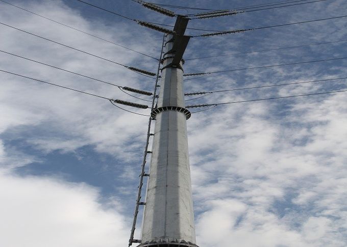 Poder poste, galvanización del acero de ASTM A36 5m m de la inmersión caliente de poste de la luz eléctrica 0