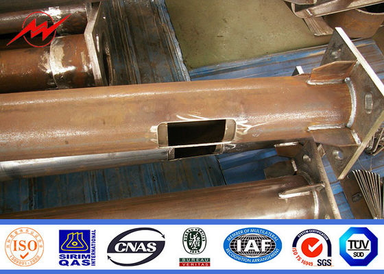 Palo galvanizado cónico típico poste de Headframe los 45m alto para hasta 64 accesorios de iluminación de la inundación