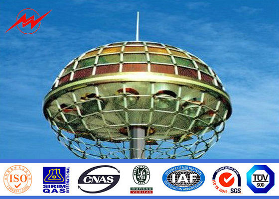 HDG que pinta el alto palo poste de los 70M con el sistema de elevación para la iluminación de la plaza