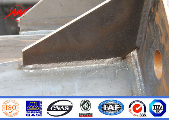 puerto echado a un lado multi de los 40m que enciende la alta torre del palo con el sistema de elevación