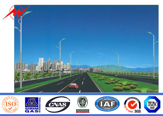 Calle galvanizada solar anticorrosiva poste ligero de los 10m LED con 2 brazos cruzados