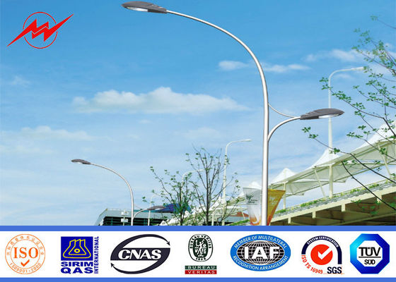Lámpara de calle solar echada a un lado multi al aire libre de postes ligeros de calle poste con el brazo cruzado de los 2M
