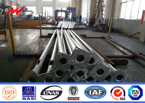 Calle galvanizada brazo doble solar octagonal postes ligeros con el reborde