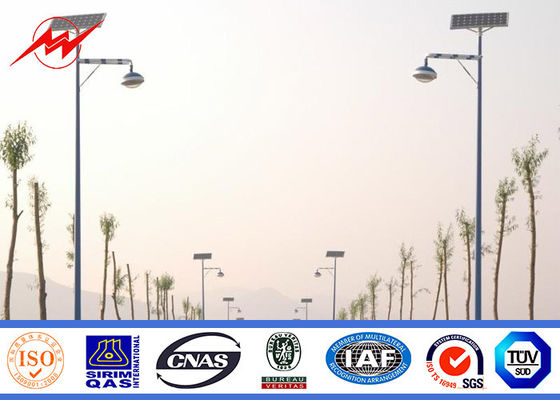 Calle galvanizada brazo doble solar octagonal postes ligeros con el reborde