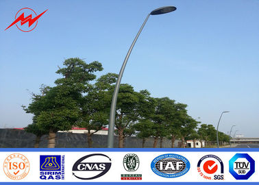 carretera galvanizada postes de acero de postes ligeros de calle de la inmersión caliente S345 del 12M con los brazos cruzados