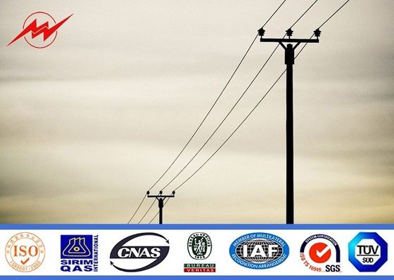 Transmisión de poder galvanizada voltaje medio postes para el proyecto eléctrico