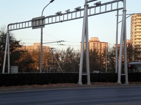 Semáforo del acero IP65 los 6m poste, alumbrado público galvanizado poste