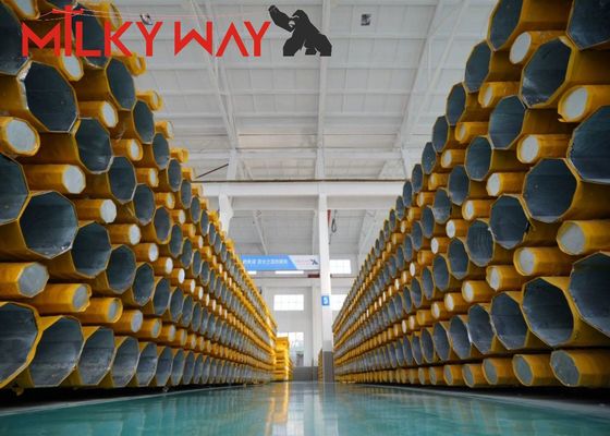 Torre monopolar octogonal galvanizada de 50 pies para distribución de comunicaciones