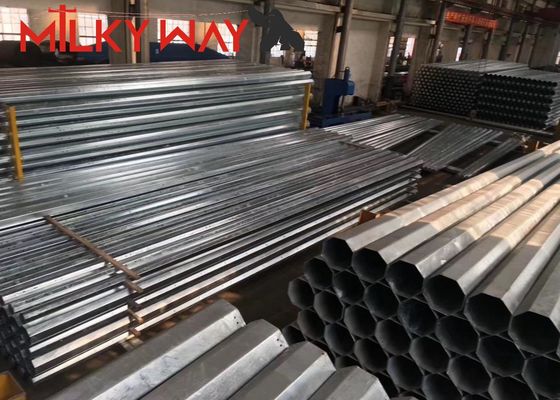 Poste de semáforo galvanizado de 10 m de altura con brazo transversal de 7 m