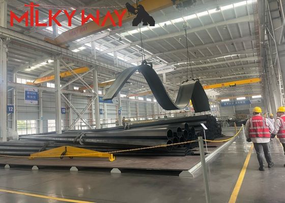 8m 9m Pollo de acero galvanizado por inmersión en caliente para la iluminación de la calle Polos para África