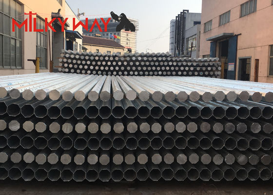 Postes de utilidad eléctricos octogonales de acero Gr65 de 12 m con revestimiento galvanizado en caliente para la transmisión de energía eléctrica