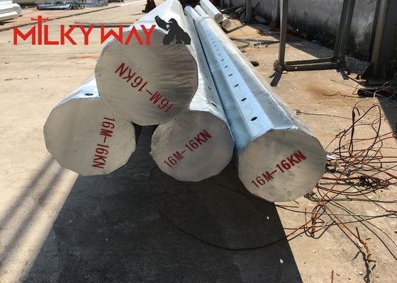 Postes de alumbrado público Q345 galvanizados en caliente con pernos de anclaje M12 y tolerancia dimensional de +- 2% para iluminación de centros comerciales