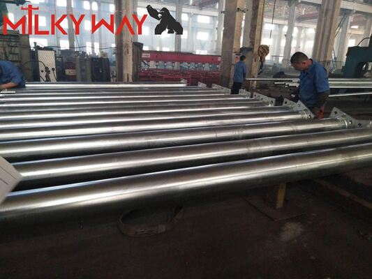 poste de luz de calle galvanizado en caliente de acero de los 6m los 7m los 8m con el brazo doble