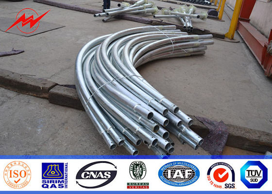 8 calle galvanizada de la inmersión caliente de M Q345 postes ligeros al aire libre con el brazo doble