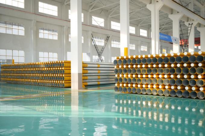 Diseño personalizado Polvo eléctrico para iluminación de la calle Luz de jardín de mástil alto con resistencia al viento hasta 500 km / h 2